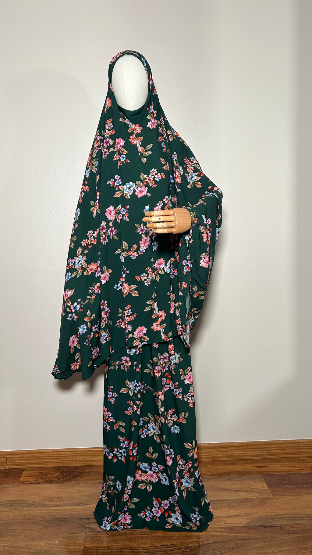 ensemble de prière fleuri rose vert émeraude en coton et viscose tissu naturel éthique écoresponsable esthétique femme musulmane france