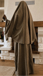 Abaya de prière avec hijab intégré, imprimé à petites fleurs ton kaki  Flowae collection printemps été