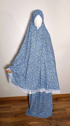 tenue de prière noor bleu fleur en coton et dentelle flowae