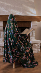 Robe de prière Isha vert sapin à bouquets de fleurs — tenue de prière femme élégante Flowae